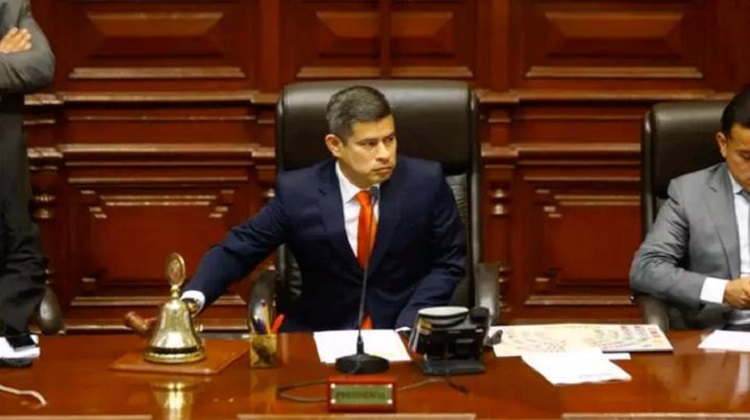 Contraloría revisará los gastos en flores, frigobares y televisores del Congreso