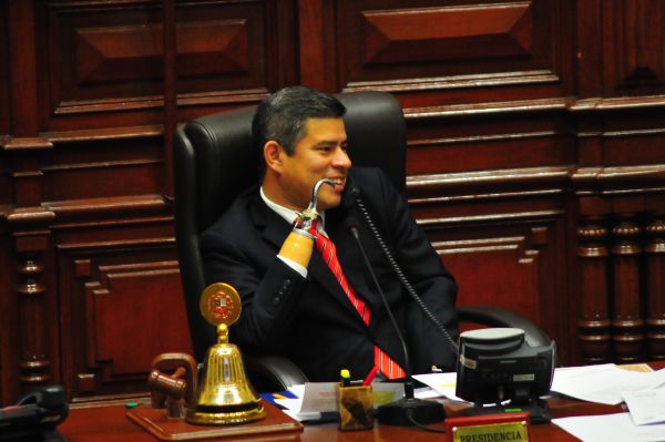 Contraloría no encuentra sustento en compras del Congreso