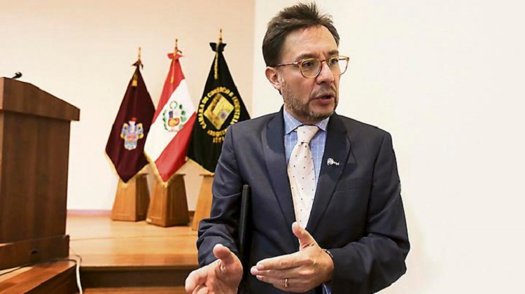 Debemos desterrar la idea que todo se soluciona dando alguito