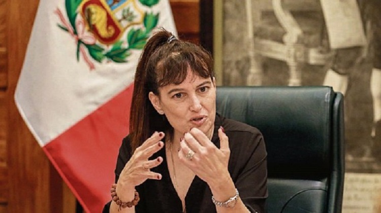 Ministra de Salud: 101 de casi 170 expedientes de corrupción en el SIS están en proceso