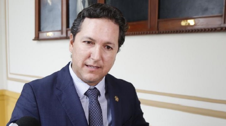 Salaverry solicita a la Contraloría designar supervisor de gastos del Congreso