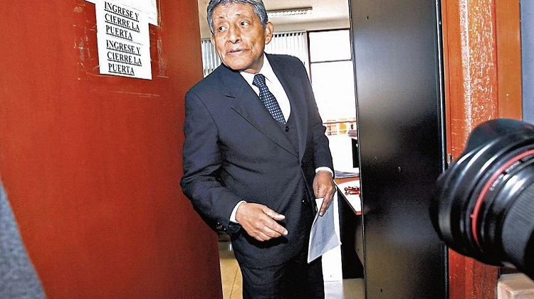Enjuiciarán a ex presidente regional de Arequipa Juan Manuel Guillén