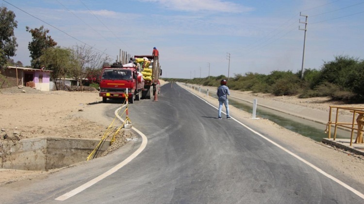 Piura: vía licitada por S/16 millones presenta serias deficiencias técnicas