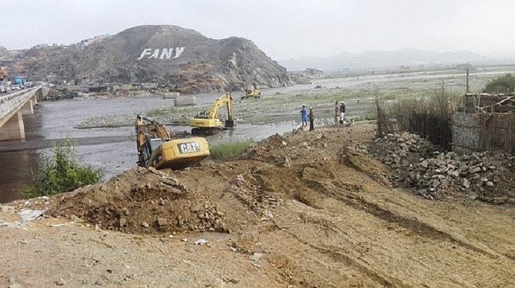 Advierten incumplimientos en plazos y maquinaria en obra de descolmatación de Río Santa