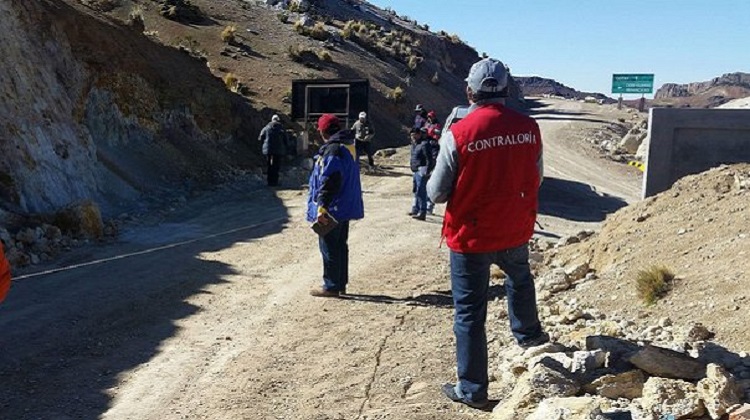 Contraloría advierte riesgos en obra de mejoramiento de camino vecinal en Hvca
