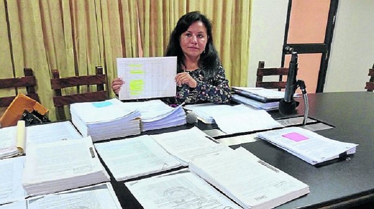 Denuncian presuntos pagos irregulares en la gestión de Hugo Buendía