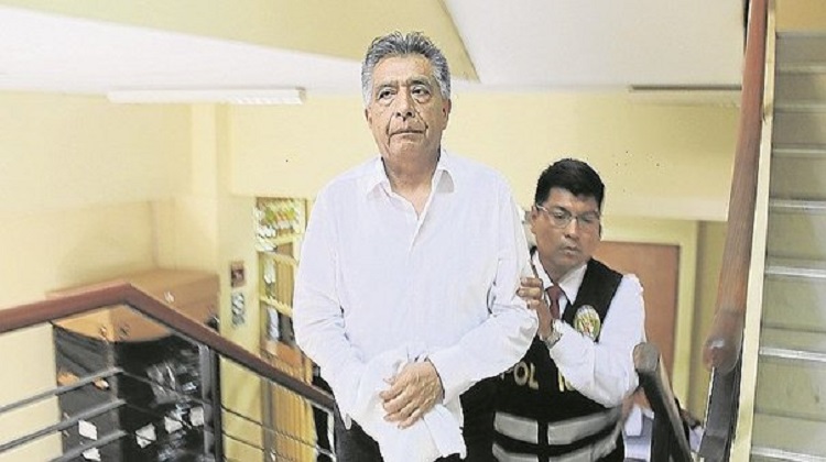 Empresas constructoras entregaron coimas al alcalde David Cornejo