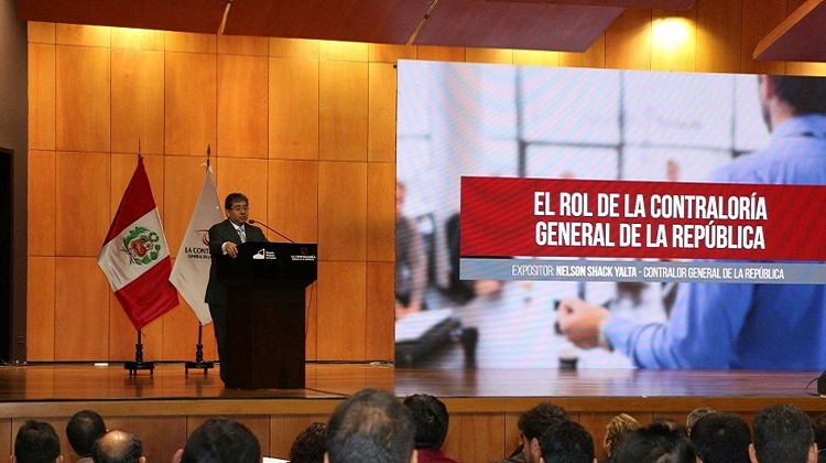 Contralor exhorta a nuevas autoridades a liderar gestión con transparencia
