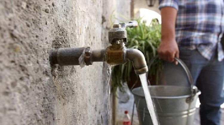 Contraloría advierte riesgos en compra de medidores de agua para provincia