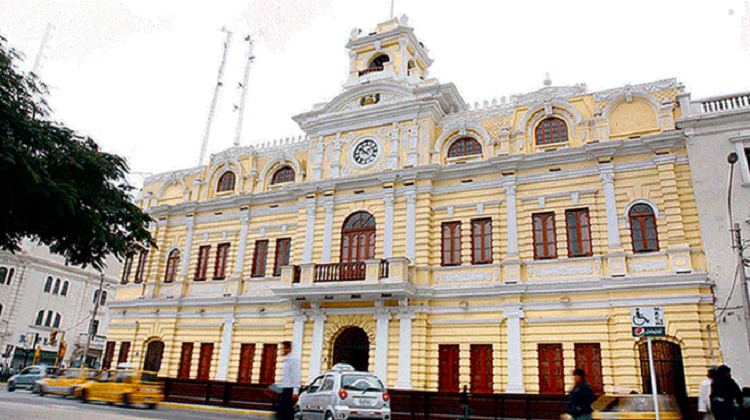 Condenan a exfuncionarios por colusión y negociación incompatible en Chiclayo