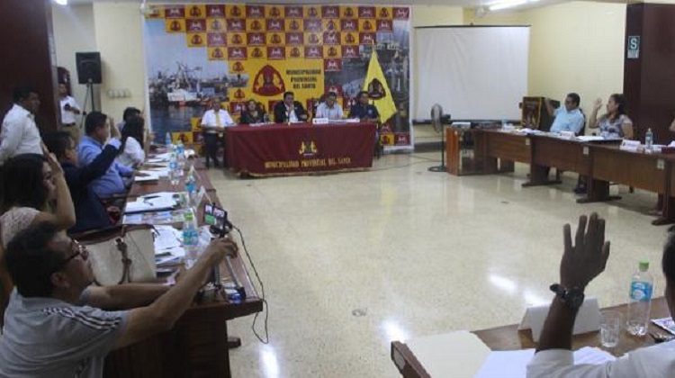 Pleno edil aprueba compra directa de 10 compactadoras para recojo de basura en Chimbote