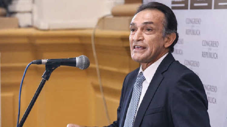 Fiscal vincula a Héctor Becerril con coimas de más de un millón de soles por proyectos en Chiclayo