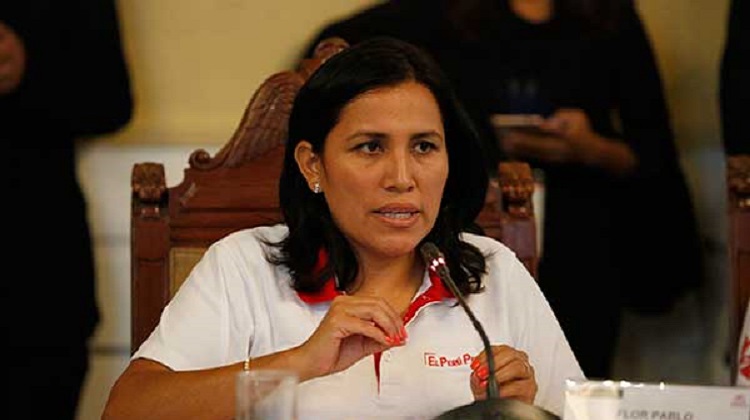 Investigan denuncia penal contra ministra de Educación