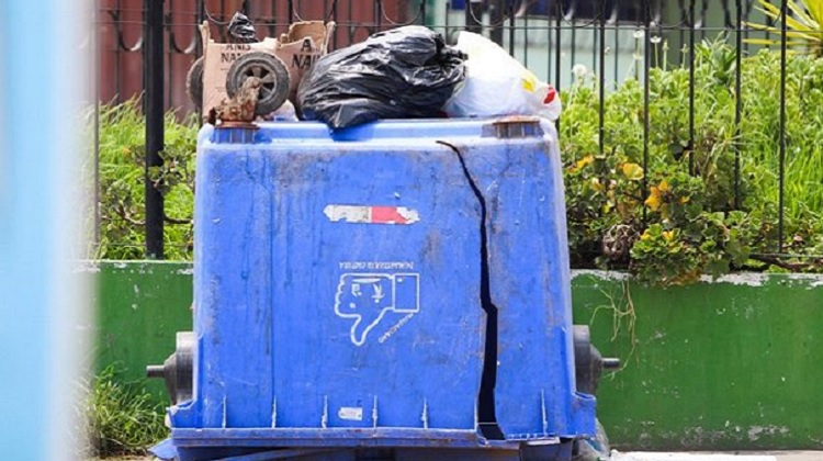 Arequipa: Retiran 50 contenedores por quedar inservibles en Mariano Melgar