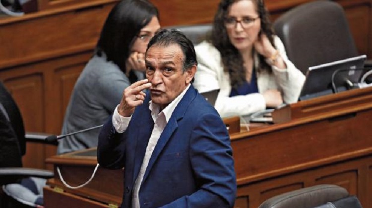 Héctor Becerril se reunió cinco veces con cabecilla de ‘Los Temerarios del Crimen’