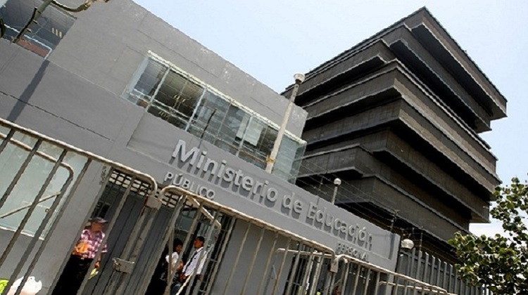 MINEDU habría gastado S/ 174 millones en textos fallados