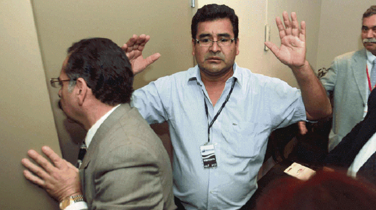 Álvarez y 41 exfuncionarios habrían cobrado S/32 millones