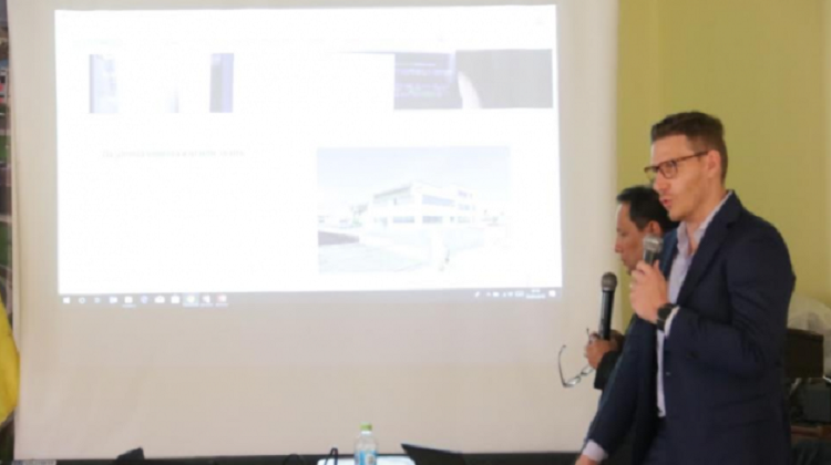 Empresa italiana expone en la MPS propuesta que permite mejorar limpieza pública de Chimbote
