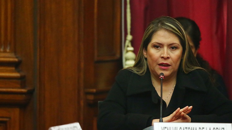 Esposo de congresista Vilcatoma contrató irregularmente con el Estado por S/ 80 mil