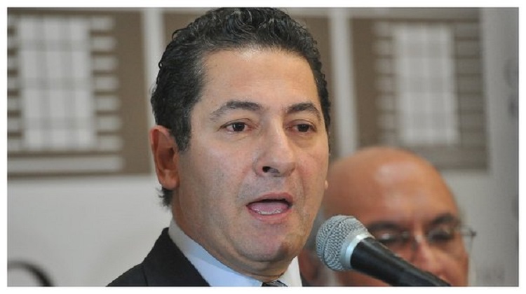 Hermana de Salvador Heresi contrató con el Estado a pesar de que la ley lo prohíbe