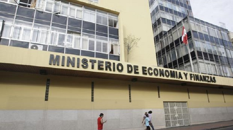 MEF detecta retrasos en ejecución presupuestal por actos de corrupción