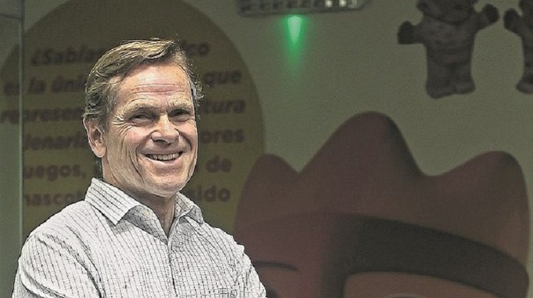 Carlos Neuhaus: “Es lamentable que el país no avance en inversión”