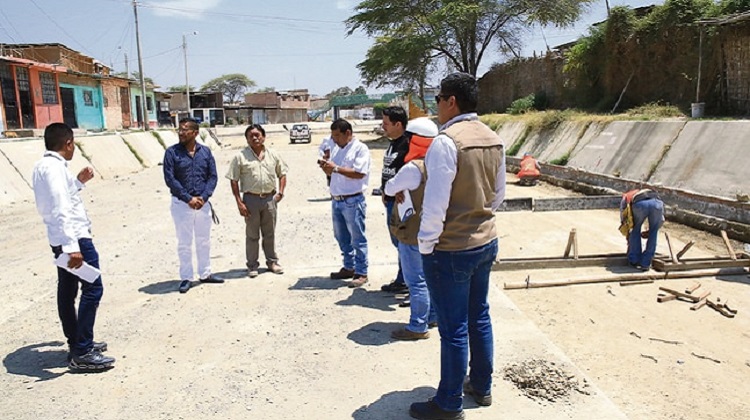 Alcalde de Sullana afirma que canal vía se licitó al “guerrazo”