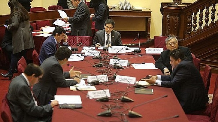 Fiscalización aprueba PL para transparentar licitaciones que realizan organizamos internacionales