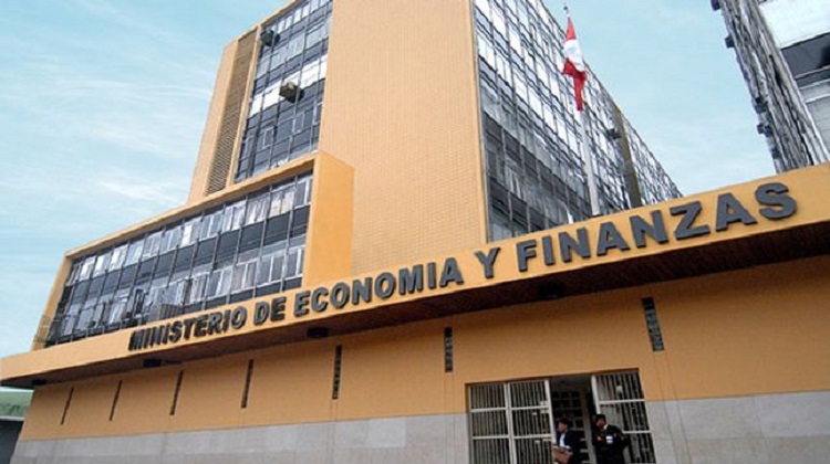 MEF capacitó a funcionarios de Apurímac en obras por impuestos