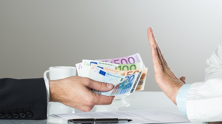 Uno de cada dos empresarios peruanos daría un soborno antes que perder un negocio, según estudio