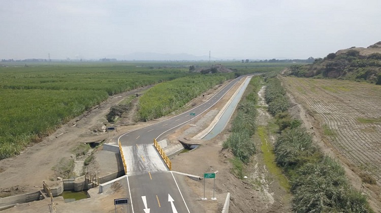 Verifican avance en ejecución de obras de reconstrucción en La Libertad