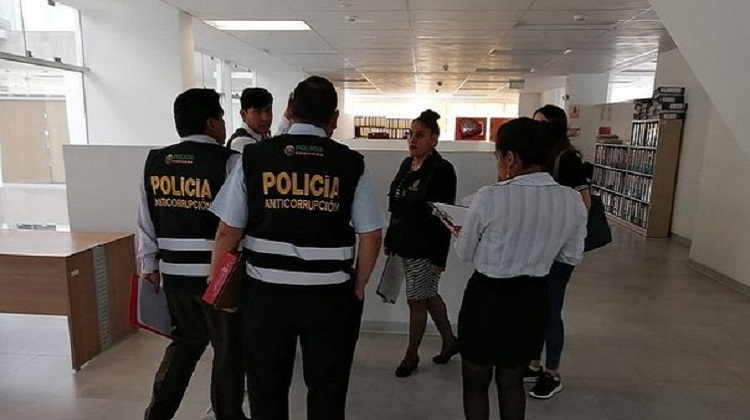 Consejeros denuncian a gobernador Zenón Cuevas por contratar a familiares en obra