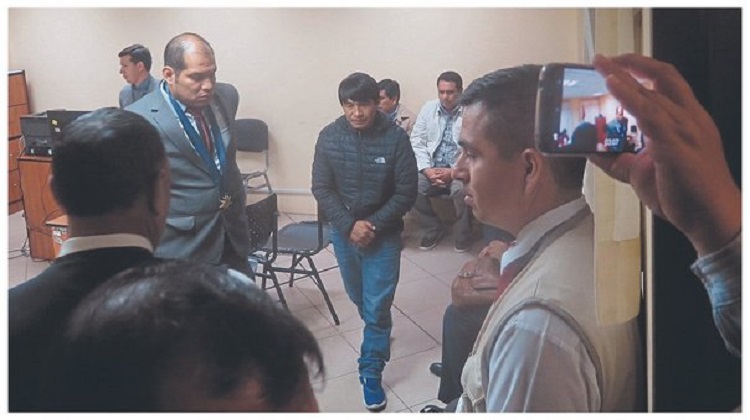 Chiclayo: Empresarios pagan el precio de caer con Cornejo