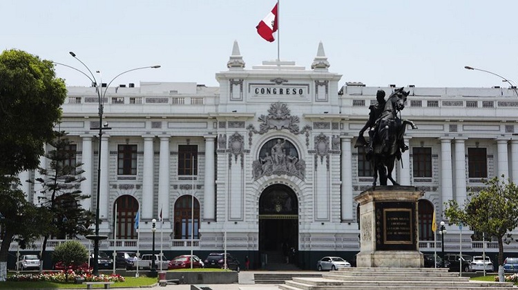 Funcionarios públicos tendrán la obligación de presentar una declaración jurada de intereses