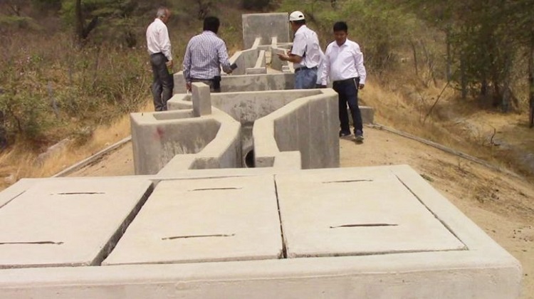 Tambogrande: Evalúan obra de agua y desagüe abandonada hace siete años