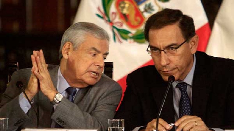 Vizcarra inauguró hospital incompleto en Moyobamba