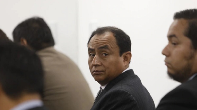 Condenan a Gregorio Santos a 19 años de cárcel por tres delitos