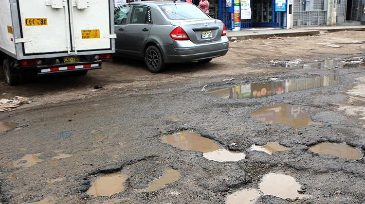 Detectan perjuicio de S/ 2.7 mllns por deficiente parchado de pistas en Lima