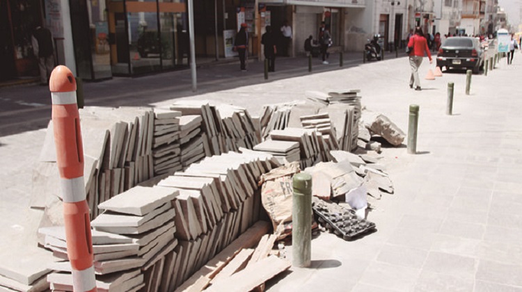 Detectan sobrecostos en compra de piedras laja