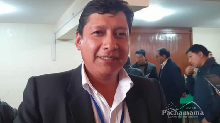 Denuncian a alcalde de Huancané Arturo Álvarez por defectuosa obra de Canchita de Grass en Cotapata