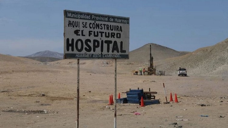 En China se construye un hospital en 10 días, pero en el Perú algunos tienen retraso de hasta 10 años