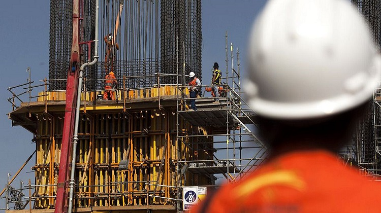 Gobierno pide facultades para encargar al sector privado la ejecución de obras públicas