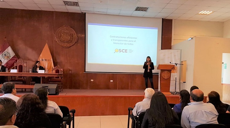 Servidores y ciudadanos de Arequipa se capacitan en contrataciones con el Estado