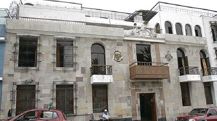 Arequipa: Regidores de Paucarpata desaprueban compra directa de canastas para familias pobres