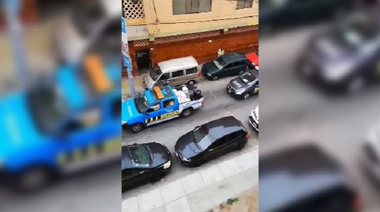 San Miguel: denuncian que serenos entregan víveres a persona con recursos [VIDEO]