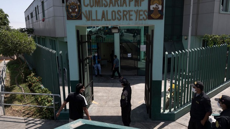 Coronavirus en Perú: Empresa encargada de fumigar comisarías no está autorizada por el Minsa