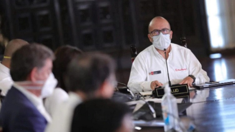 Ministro de Salud: “Hemos identificado robos sistemáticos en el sector”