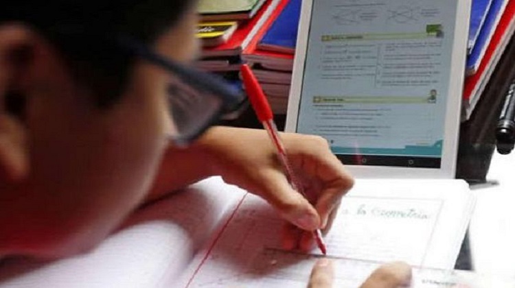 Escolares recibirán tablets para educación a distancia aún en mes y medio