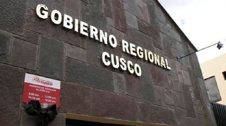 Gobierno Regional de Cusco compró material sanitario a ferreterías