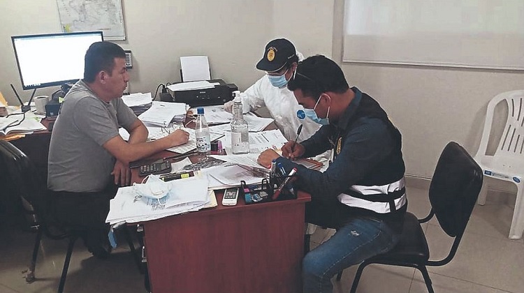 Piura: Allanan oficina de la Policía por contrato sospechoso